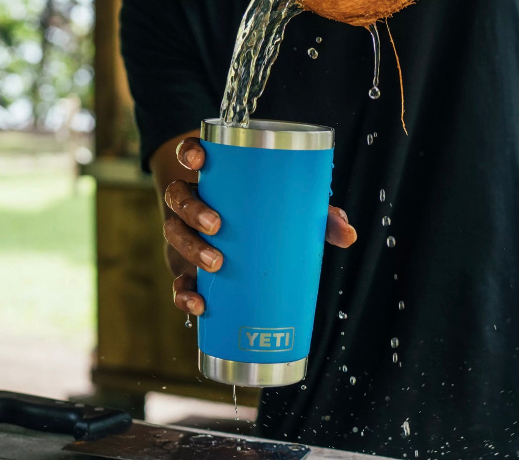 Vaso YETI Rambler 20 oz Tumbler con Tapa MagSlider